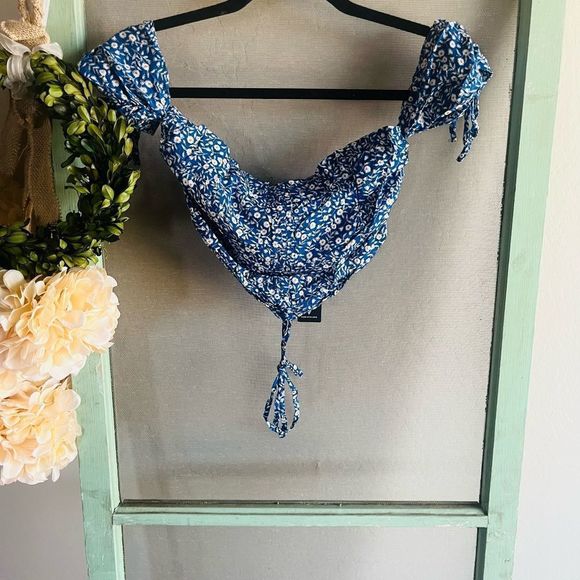 Lulus Summer Vibes Floral Print Off The Shoulder Crop Top Size M NWT - Picture 2 of 8